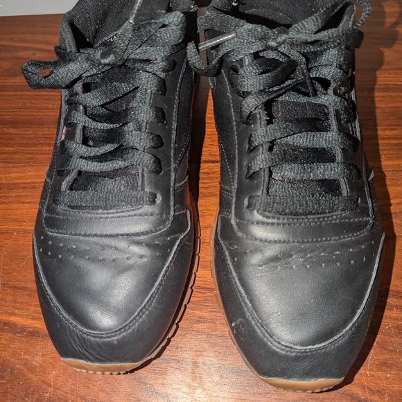 Size 10.5 - Reebok Classic Leather Black Gum - Picture 1 of 8